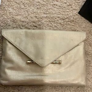 Elaine turned gold color